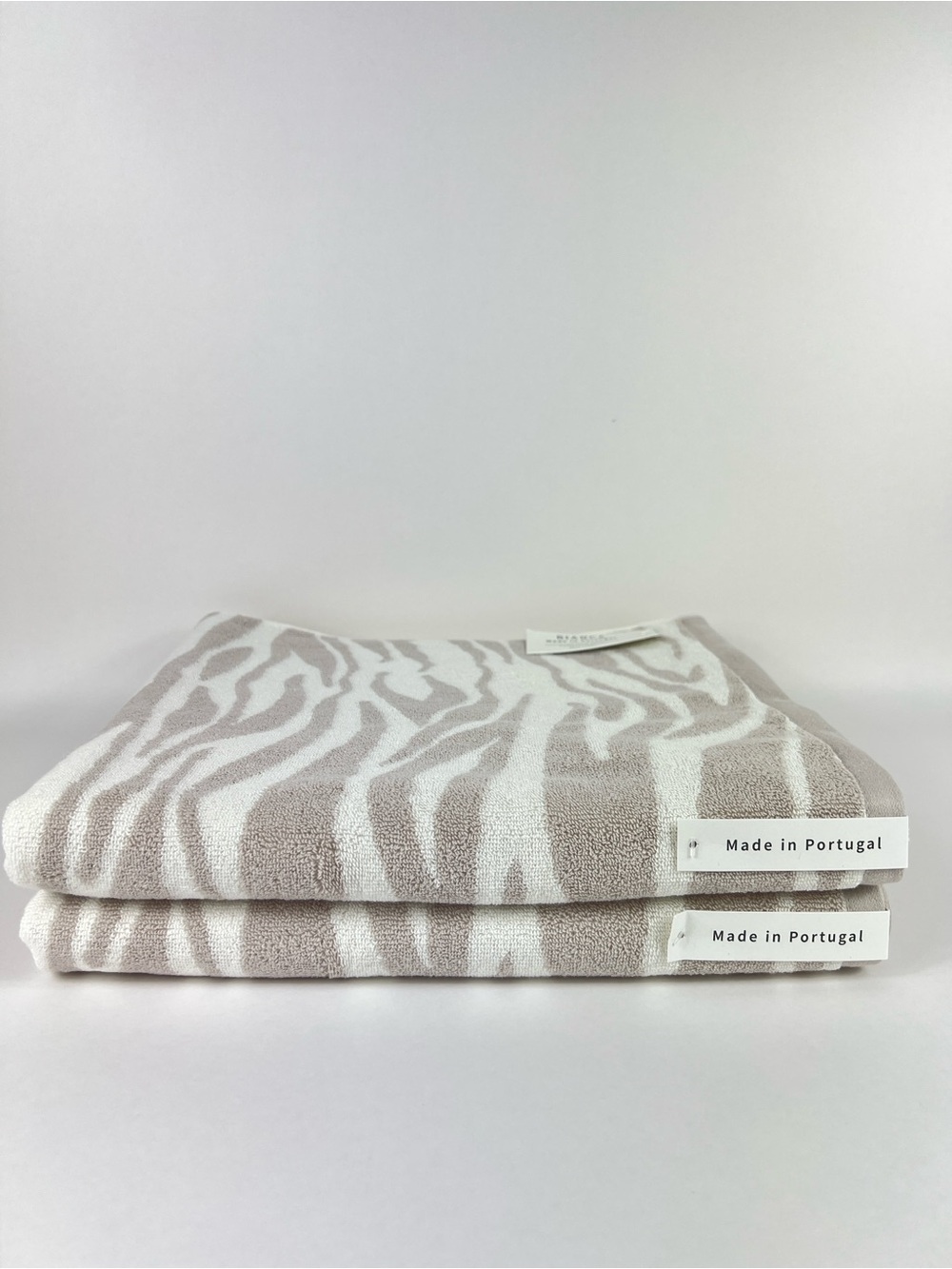 Bianca Bath Towels White Tan Zebra Pattern Soft Cotton Made in Portugal 2 Pc NEW